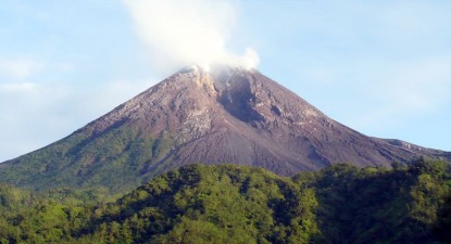 Cutremur de 5,4 grade în apropierea vulcanului indonezian Merapi - 538bfad286e661696e10791982e288d0.jpg