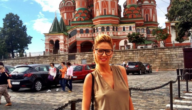 Andreea Bănică, la plimbare prin Moscova: 