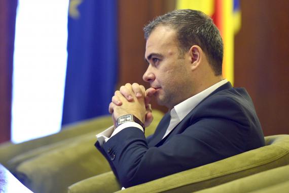 Vot favorabil pentru reținerea și arestarea lui Vâlcov - 550aaa7e682ccf1474ba583b-1427283553.jpg
