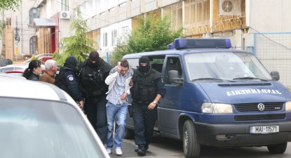 Peste 30 de percheziții domiciliare și 25 de tineri din Constanța aduși cu cătușe la DIICOT - 55c1a0df7bc0df69448929dd12735372.jpg
