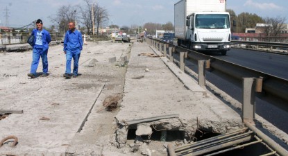 Asfaltarea podului IPMC, praf în ochii constănțenilor - 56ea08f018e439ea7df1981809d02839.jpg