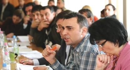 Locuințele model Mihai Claudiu Tusac sunt simple vise vândute tinerilor în campanie - 5711a07ac98c5d158c801501761192f9.jpg