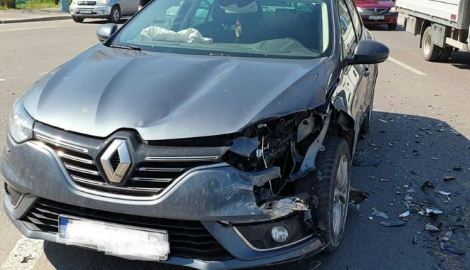 Accident rutier la Constanța, din cauza unei șoferițe care a ignorat STOPUL - 57299375219631228713055752812914-1555407641.jpg