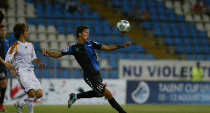 Un fotbalist de la Academia Hagi i-a dat gol Angliei - 585658b667a23474f968d1df30fdbc42.jpg