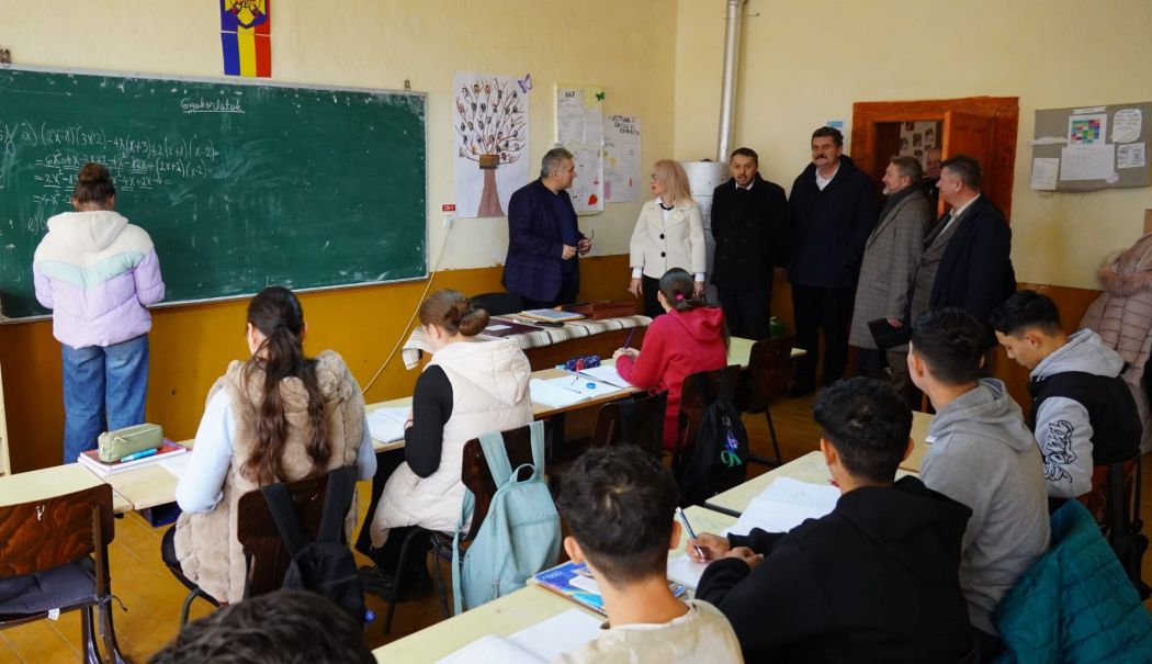 Școlile cu resurse reduse primesc sprijin, prin noi parteneriate educaționale - 58666566112680302120283486161350-1763929649.jpg