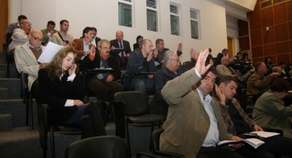 Consilierii locali nu dau doi bani pe recomandările de la centru privind alianțele politice - 5942aee7804e91cfa9849ddb5ec2a03b.jpg