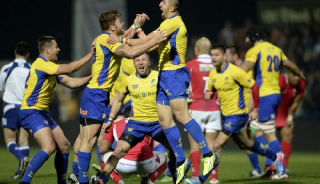 CÂȘTIGĂTORUL Concursului Rugby! Cine primește tricoul echipei naționale și un mini-echipament - 594494rugbyromania56058600-1390130723.jpg