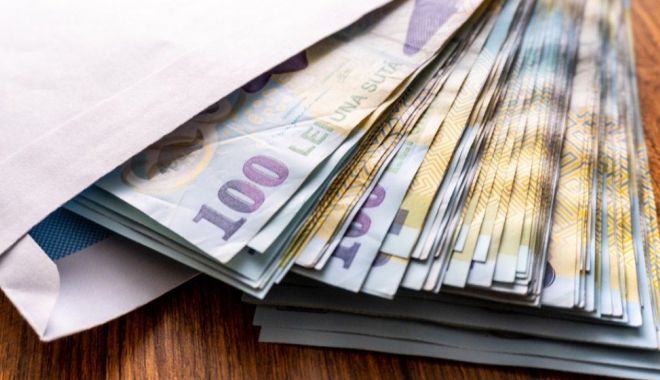 Salariul minim brut CREȘTE, începând de azi, la 3.300 de lei