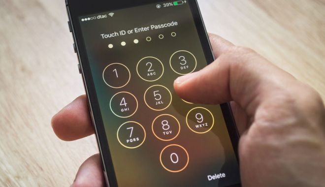 Oamenii folosesc coduri simple de deblocare a telefoanelor mobile - 5a4b5f271c0000220068e1ea-1596960604.jpg