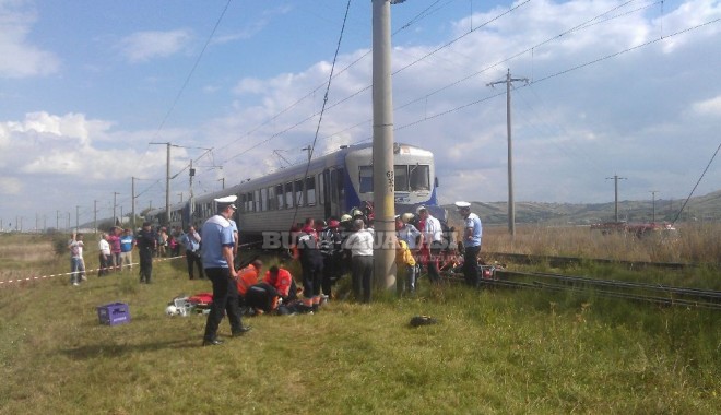 CARNAGIU la Iași / Mașină SPULBERATĂ de tren. 9 MORȚI și doi răniți - 5accidenttrenlaantibiotice-1378645119.jpg