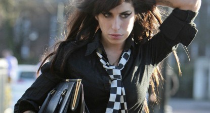 Amy Winehouse s-a logodit cu fostul ei soț, Blake Fielder-Civil - 5c6d766cd3aea4dda93d6a2bfc3a6b7d.jpg