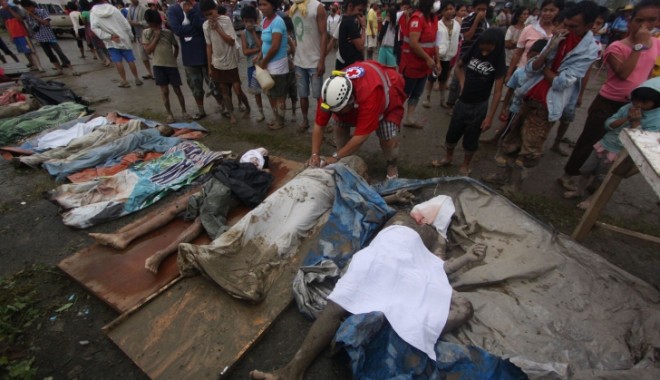 Peste 600 de MORȚI în urma taifunului din Filipine - 5c89419933f8cd22220f6a706700d0fb-1355159565.jpg