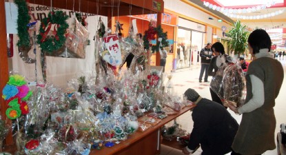 Expoziție cu vânzare de obiecte realizate de copiii din centrele de plasament constănțene - 5caa3c2369c7a3fd72fa043691402f2f.jpg