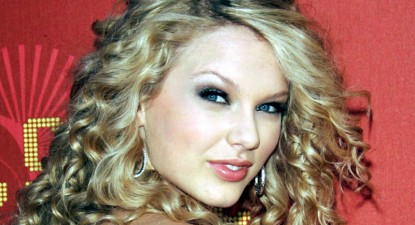 Taylor Swift a primit cele mai multe distincții - 5d5efce38d2d064f803f3c11fff8bf21.jpg