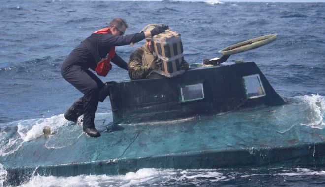Autoritățile au sechestrat un ''narcosubmarin'' cu peste 2000 de kilograme de cocaină - 5d8a47772e22af081b23ff79-1574673626.jpg