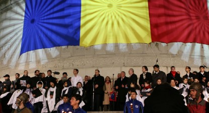 Trofeul lui Traian, întinat de cârnații lui Geoană - 5f7398dc9ca9daea2a62ab9e2637b6d2.jpg
