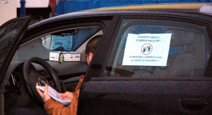 Portofelul unui tânăr șofer constănțean: cinci lei și trei prezervative - 5f9f536414d688922b8162cca65b9655.jpg