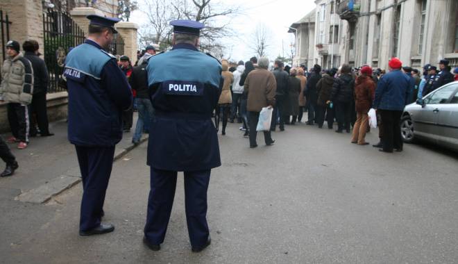 Polițiștii vor fi de strajă în preajma lăcașurilor de cult, de Bobotează - 5ianuariemasurisuplimentarelacas-1420465315.jpg