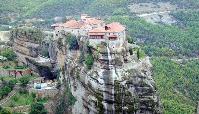 Care sunt cele mai spectaculoase destinații turistice internaționale - 5iuliefondbunmeteoragreece-1373026917.jpg