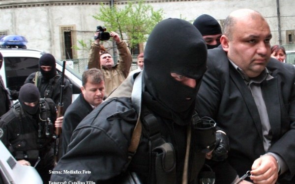 FANE CĂPĂȚÂNĂ, judecat pentru că s-a dat drept polițist de la Antidrog - 60353959-1391184792.jpg