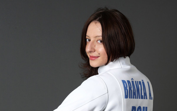 Ministrul Dușa a felicitat-o pe Ana Maria Brânză - 605982381390205604-1391415630.jpg