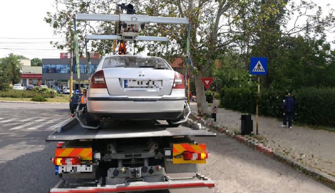 Mașini ridicate pe bandă rulantă, la Constanța - 60963014165321533148990563096550-1558602736.jpg