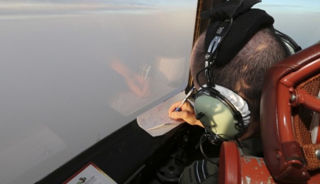 Noi posibile fragmente ale avionului dispărut, observate de sateliți în Oceanul Indian - 61487155-1395583076.jpg