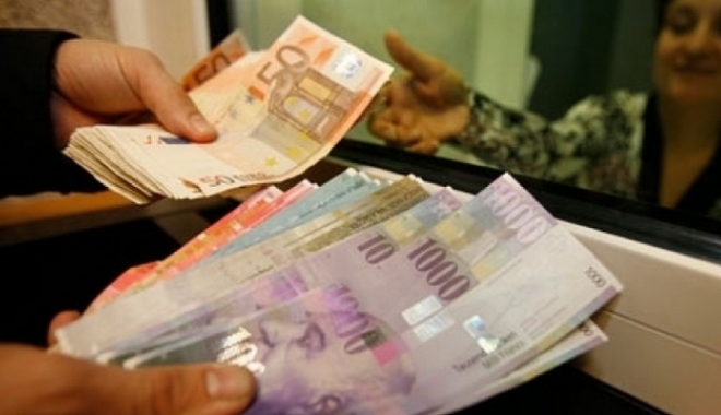 Judecătorii îngheață cursul francului elvețian la 2,1 lei.  Ce se întâmplă  cu creditele  în această monedă - 616235451-1467410258.jpg