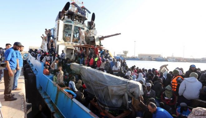 LA UN PAS DE MOARTE! 340 de migranți, salvați din Marea Mediterana - 61671479-1531659186.jpg
