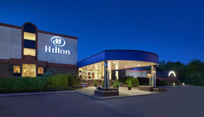 O americancă dă în judecată Hilton pentru 100 mil. dolari, după ce ar fi fost filmată în duș - 61678729-1543931363.jpg