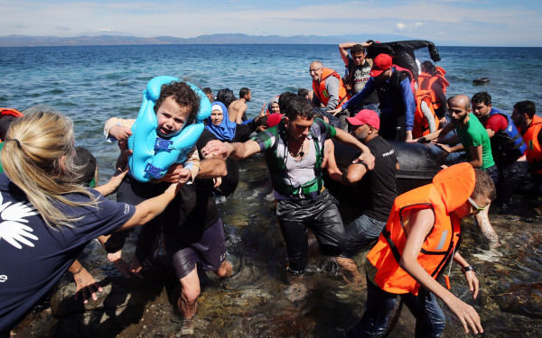 Criza refugiaților. Cel puțin 12 imigranți au murit înecați - 61719124-1445094440.jpg