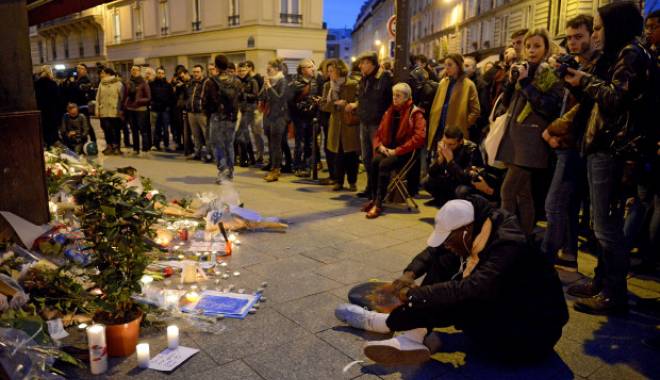 Atentele din Paris. TREI PERSOANE AU FOST ARESTATE - 61741116-1447764281.jpg
