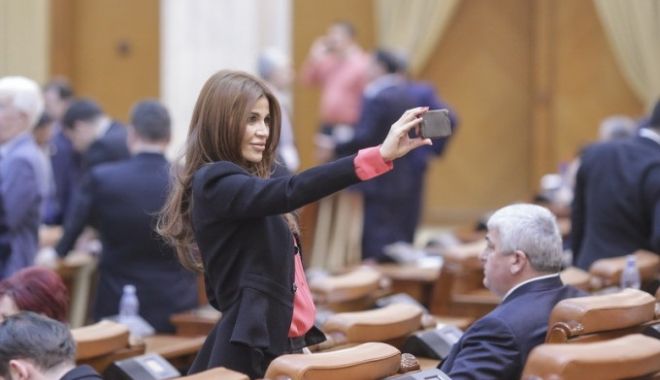 ANDREEA COSMA, CONDAMNATĂ LA PATRU ANI DE ÎNCHISOARE CU EXECUTARE - 61863879-1543922494.jpg