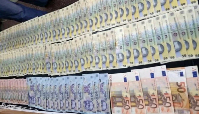 33 pensii, găsite și returnate de un polițist. Poștașul pierduse punga cu bani - 61888024-1509171844.jpg