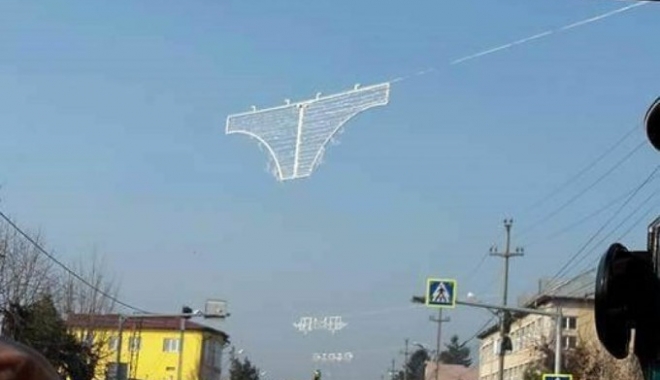 IMAGINEA ZILEI! DECORAȚIUNI ÎN FORMĂ DE CHILOȚI! Primarul: 