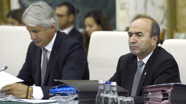 Moțiunile simple care îi vizează pe Tudorel Toader și pe Eugen Teodorovici au picat - 6198638465512600-1553085787.jpg