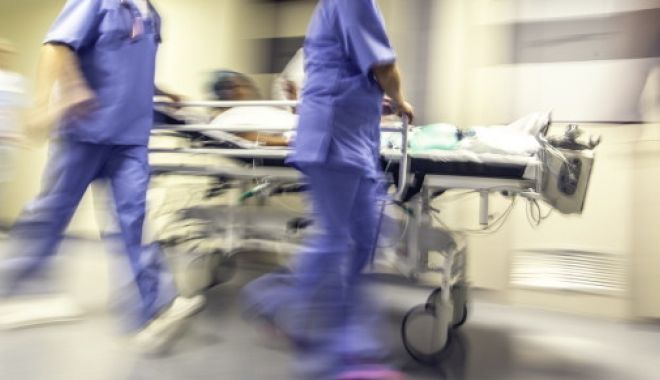 Un bărbat operat la cap a murit, după ce ar fi fost scăpat de pe targă - 62013029-1546859245.jpg