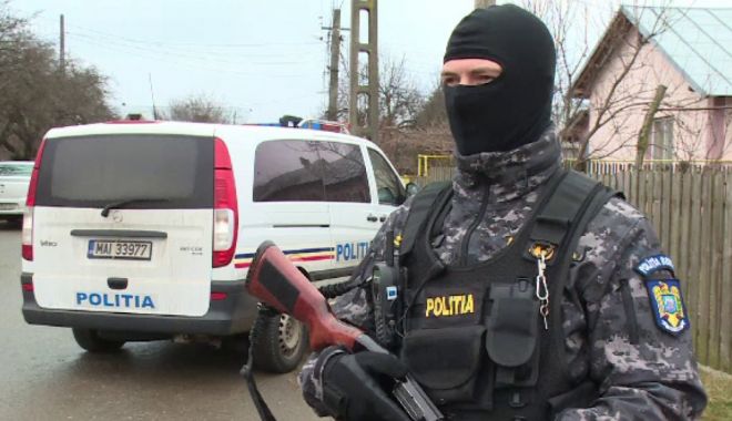 PERCHEZIȚII LA PERSOANE BĂNUITE DE TRAFIC DE PERSOANE, PROXENETISM ȘI DEȚINERE DE DROGURI DE RISC ȘI MARE RISC - 62046105-1673015796.jpg