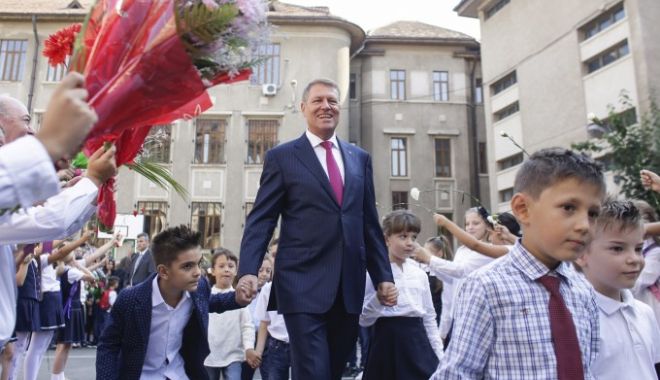 Iohannis, la deschiderea anului școlar: Unii politicieni se tem de școală. Aici sunt formați oamenii ce le taxează erorile - 62075536-1568015736.jpg