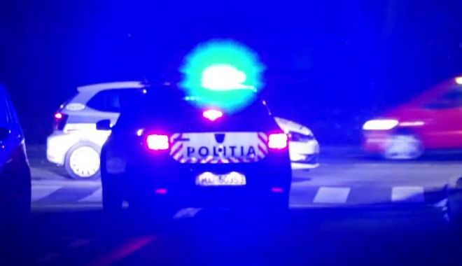 UPDATE accident MAȘINĂ RĂSTURNATĂ pe bulevardul Aurel Vlaicu - 62106161-1682856671.jpg