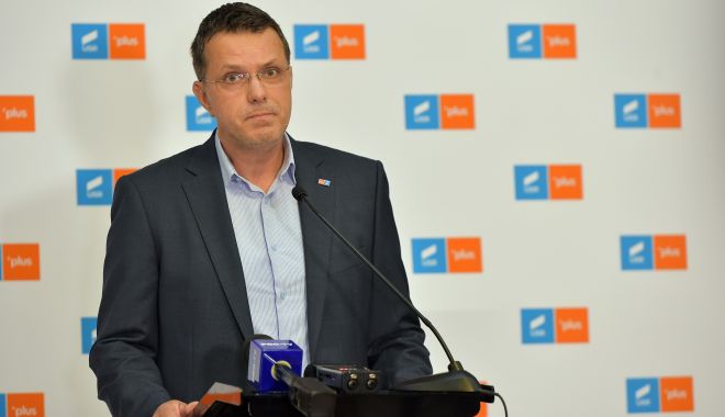 Deputaţii USR şi Forţa Dreptei au depus moţiune simplă împotriva ministrului Muncii - 62221657-1676975896.jpg