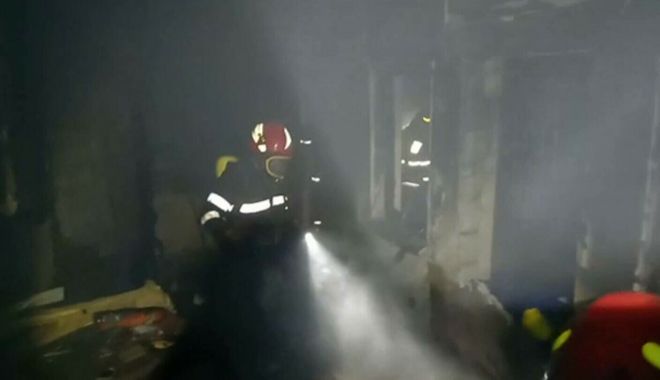 Explozie extrem de puternică într-un bloc: 24 de apartamente şi şapte mașini au fost afectate - 62275951-1665847646.jpg