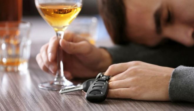 În câte ore dispare alcoolul din sânge. Un medic avertizează șoferii că pătrunjelul, guma și scorțișoara 