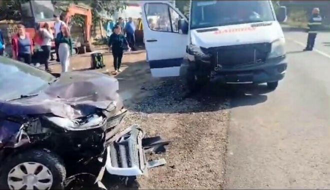 Grav accident rutier între un microbuz cu 18 copii și o mașină. Șase minori, răniți. A fost activat planul roșu de intervenție - 62391173-1696251942.jpg