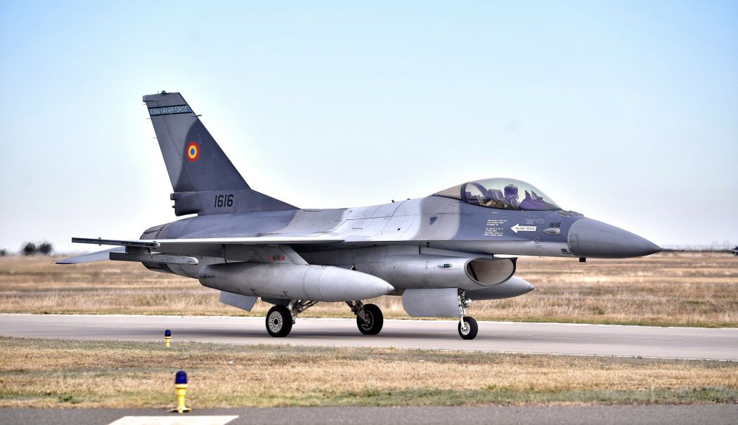 MApN reclamă un „fals grosolan” cu privire la antrenamentul piloților ucraineni în România pe avioane F-16 - 62402110-1722620026.jpg