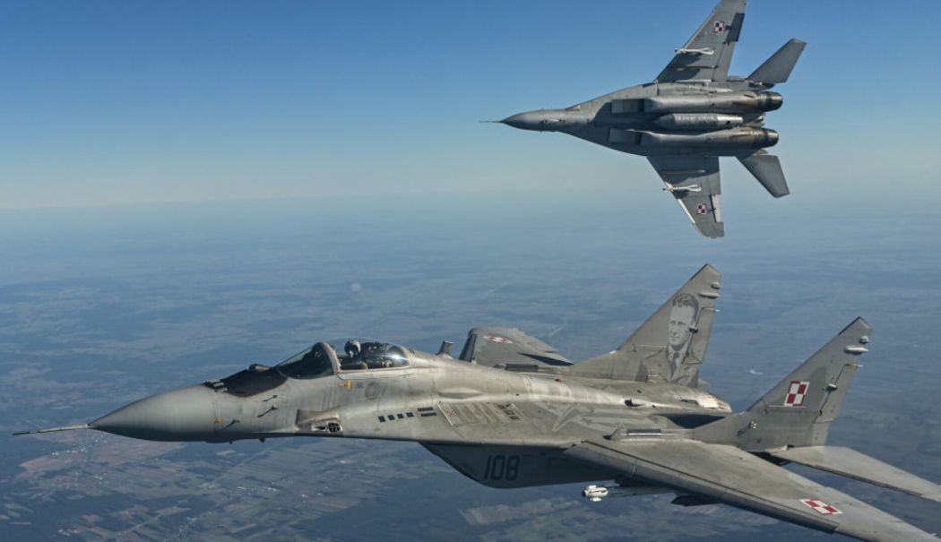 Aeronave NATO au survolat granița cu Rusia, deasupra României - 62470025-1760195071.jpg