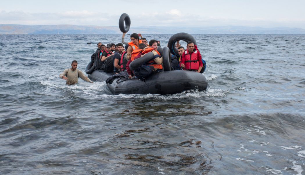 Londra anunţă măsuri fără precedent pentru descurajarea migraţiei ilegale - 62476343-1763286265.jpg