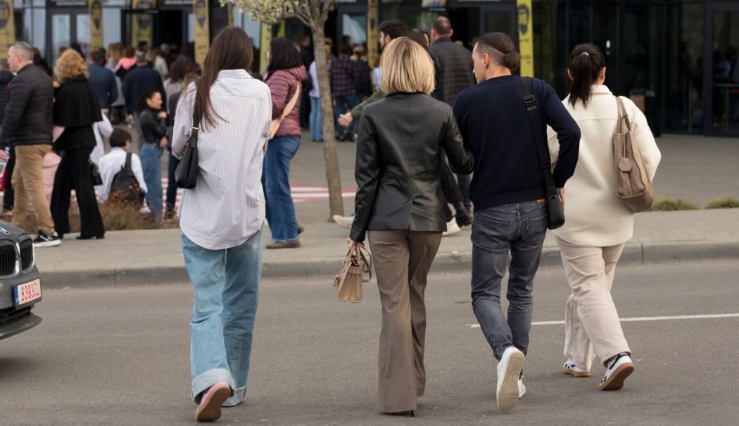 Românii ar putea plăti taxe consulare de la 1 ianuarie 2026. Lista serviciilor reintroduse de MAE - 62569017-1755937383.jpg