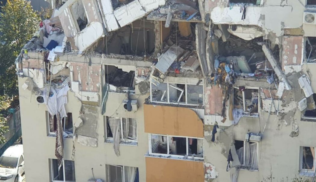 Anunț de ultim moment de la premierul Ilie Bolojan: blocul unde a avut loc explozia va fi demolat! - 62583776-1760697914.jpg
