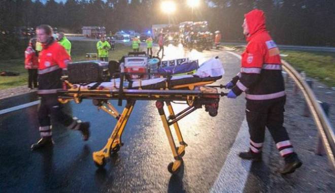 Grav accident de autobuz: Un copil mort, alți 15 grav răniți - 627x0-1446279623.jpg